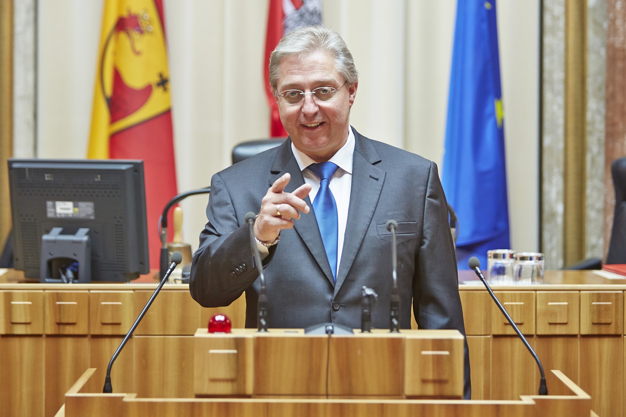 AUF-Herbert: Innenminister Nehammer brÃ¼skiert den